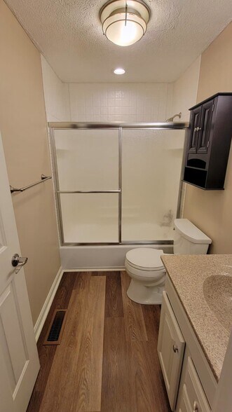 Building Photo - 6525 Blossomwood Cir NE
