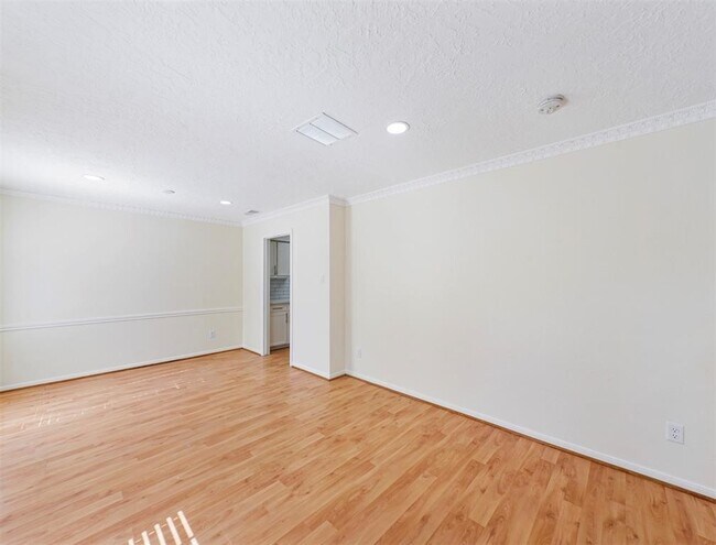 Building Photo - 14006 Briarworth Dr