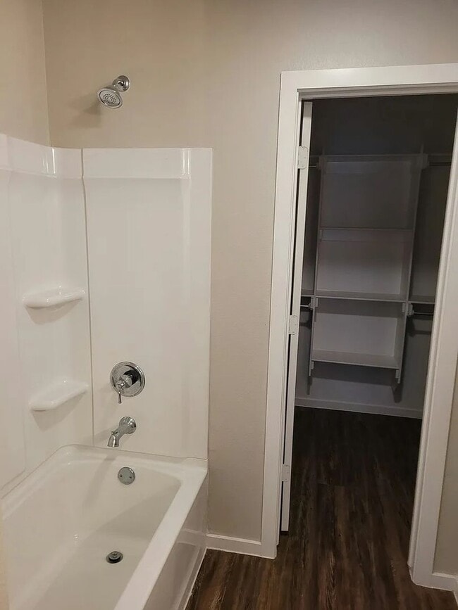 Building Photo - Move-In Ready 3BR Home | Schedule a Tour: 806-568-1471