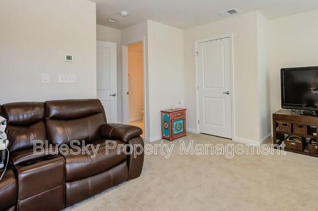 Building Photo - 822 Oval Park Ln