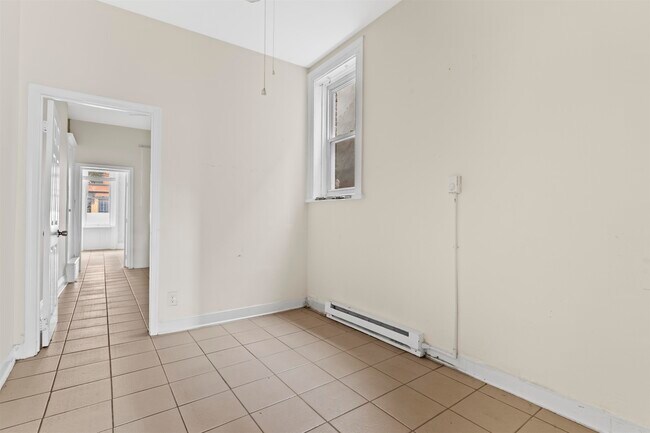 Building Photo - 207 15th St