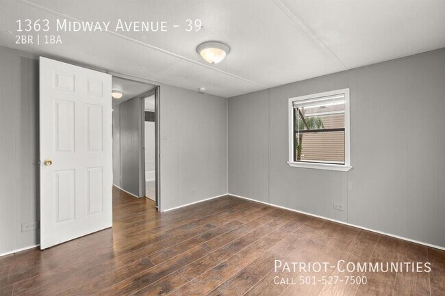 Building Photo - 1363 Midway Ave