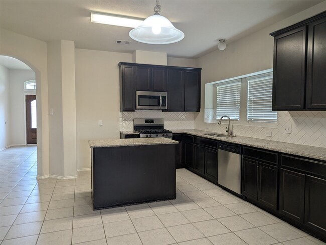 Building Photo - 13319 Lansdown St