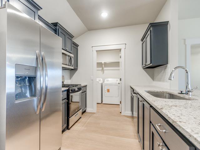 Building Photo - 1702 Highland Loop