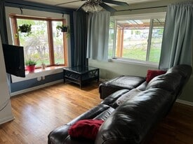 Building Photo - 948 Torrey St