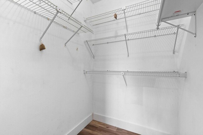 Building Photo - 8406 W Sample Rd