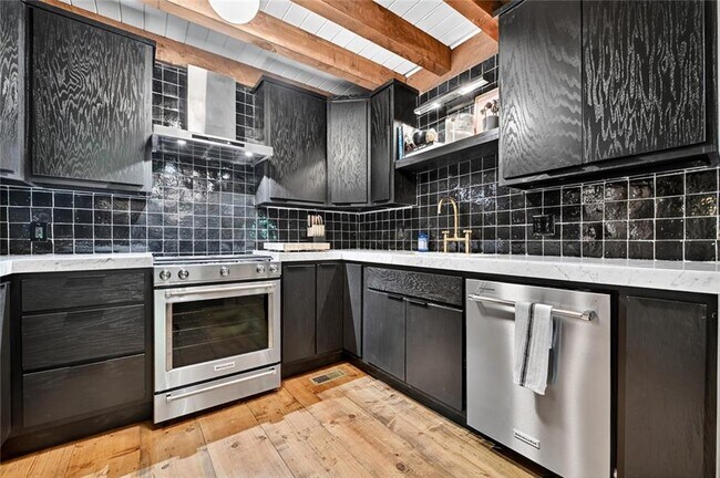 Building Photo - 545 Chestnut Ridge Cir