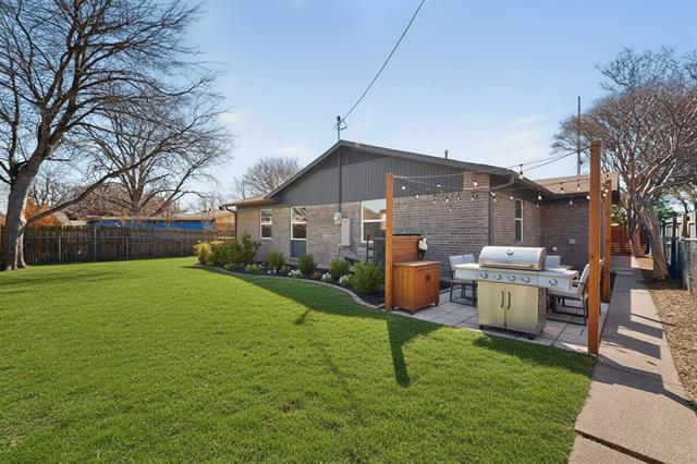 Building Photo - 4324 Oleander Trail