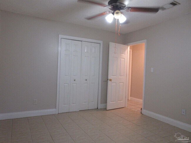 Building Photo - 4389 Pine Villa Cir