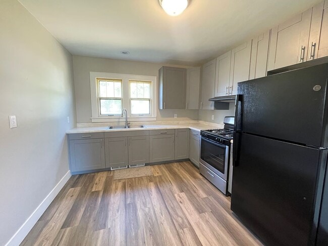 Building Photo - Adorable bungalow in Jenison
