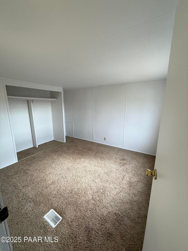 Building Photo - 15835 S Cordes Lakes Dr