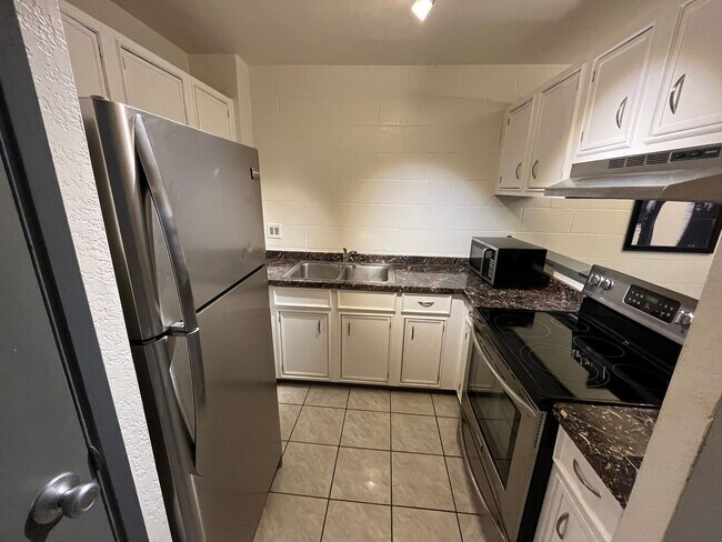 Building Photo - Acacia Park (Pearl City) - 2 bedrooms, 1 bathroom, 1 parking, AC, full size washer/dryer