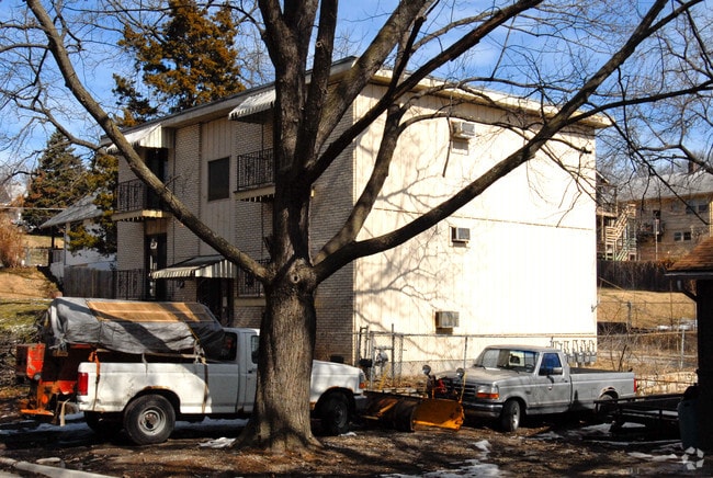 Building Photo - 345 N 30th St