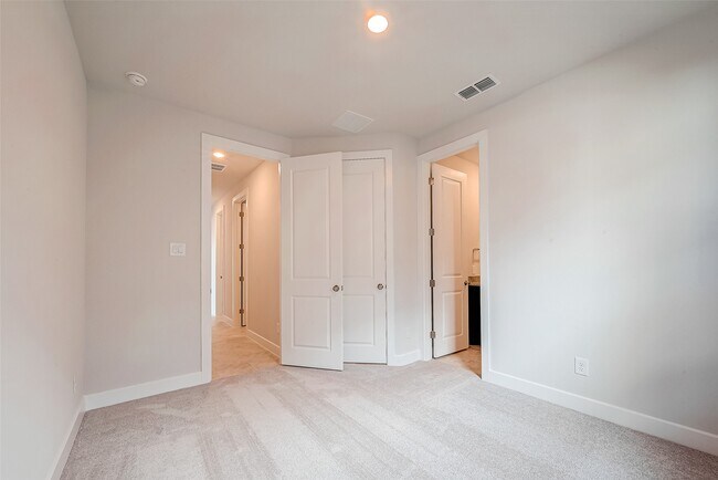 Building Photo - 21711 Emerton Cres Wy