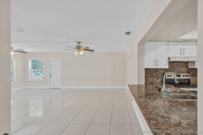 Building Photo - 4921 NW 39th St