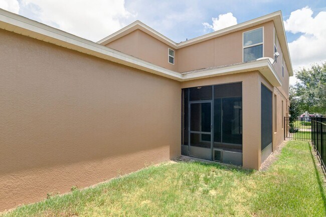 Building Photo - Stunning 4bed /3.5 bath Home For Rent at W...