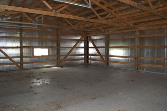 Building Photo - Nice 3 Bedroom Farm House In Fayette!