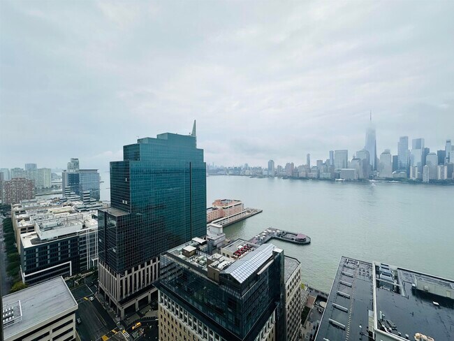 Building Photo - 99 Hudson St