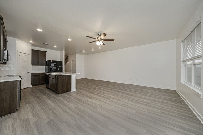 Building Photo - 8461 Adelaide Dr