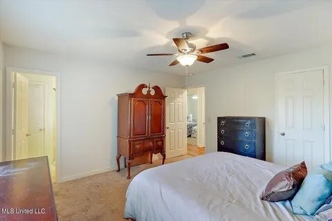 Building Photo - 631 Live Oak Dr
