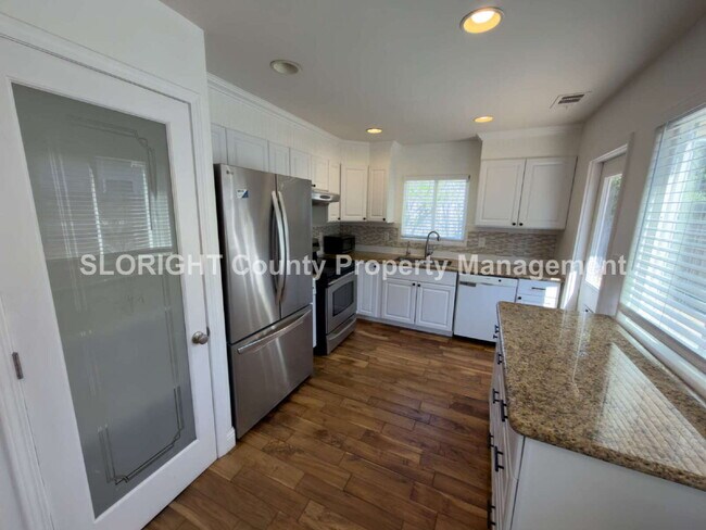 Building Photo - LEASE PENDING - Spacious Home in Laguna Lake - 4 Bed / 2 Bath