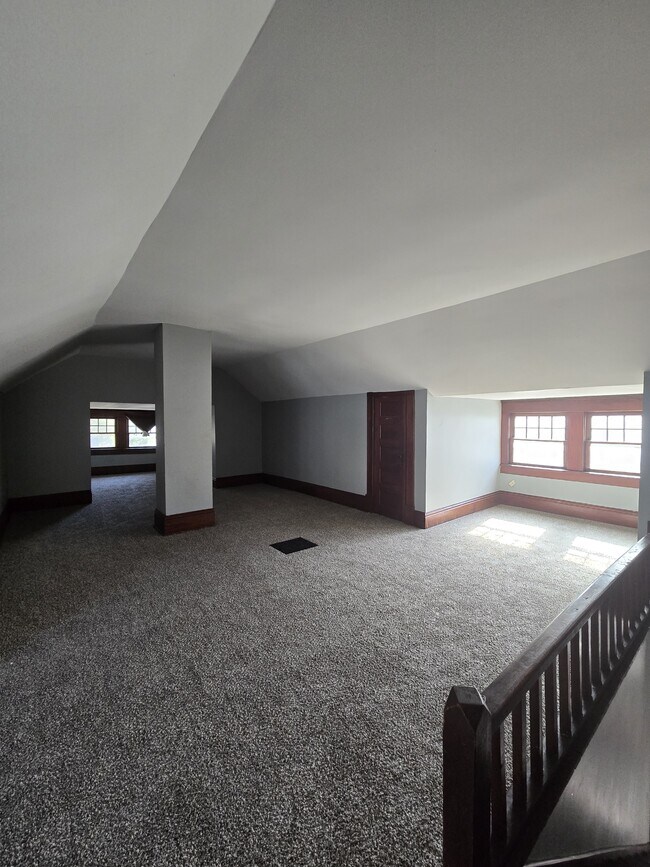 Building Photo - 305 N Pennsylvania Ave