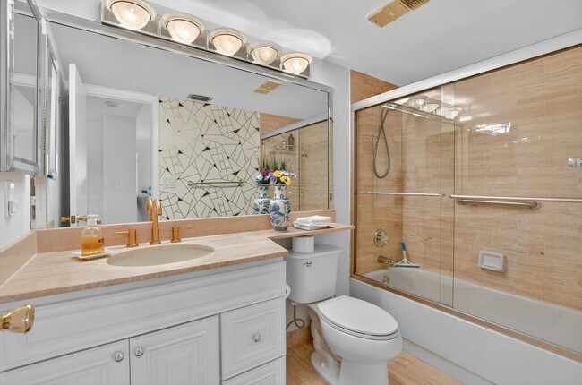 Building Photo - 7129 Promenade Dr