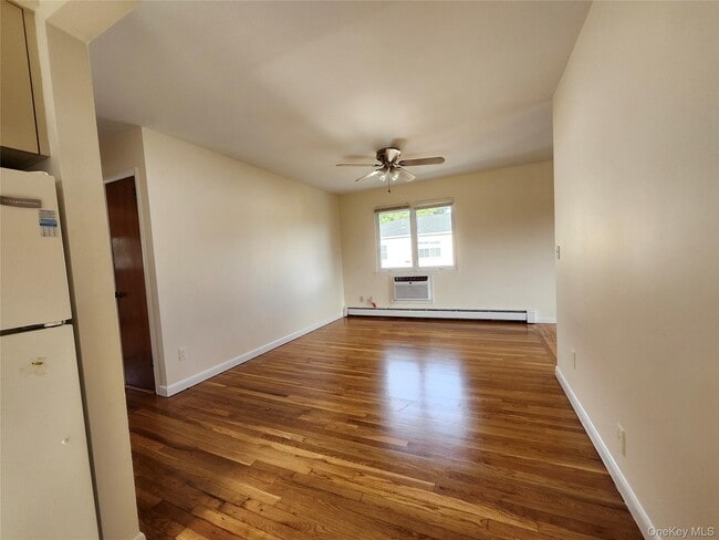 Building Photo - 33 Graywood Rd