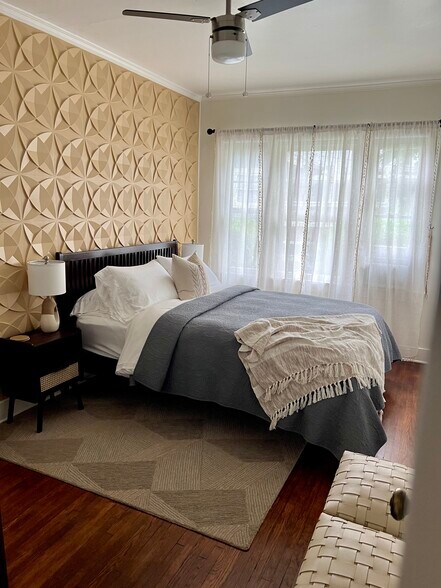Bedroom (queen bed) - 5714 Virginia Ave