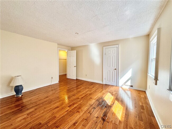 Building Photo - 314 Hawley Ave