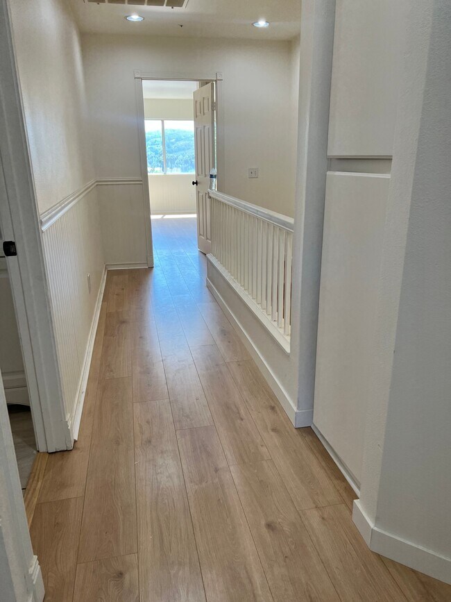 Building Photo - 5709 Kensington Pl