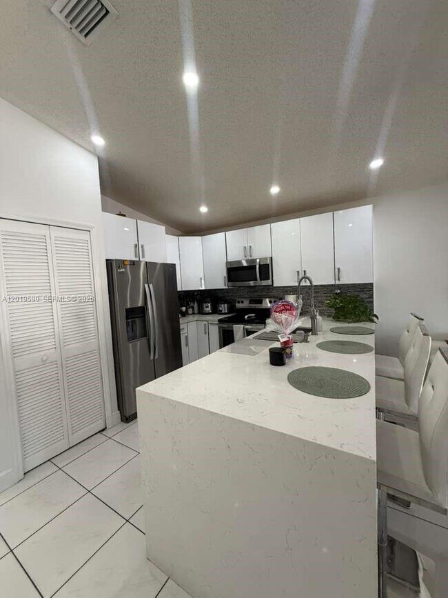Building Photo - 13818 SW 157th Terrace