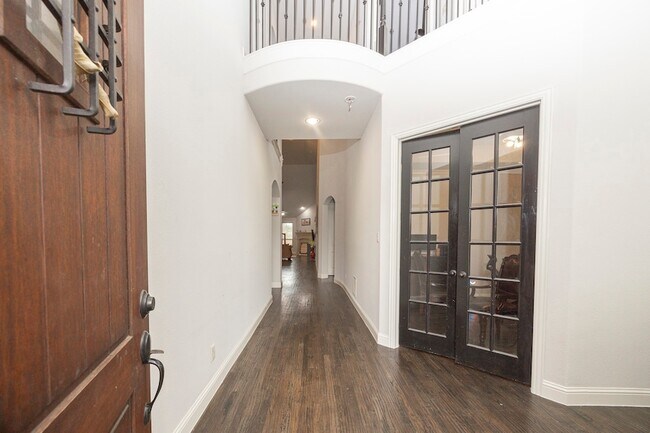 Building Photo - 5579 Lightfoot Ln