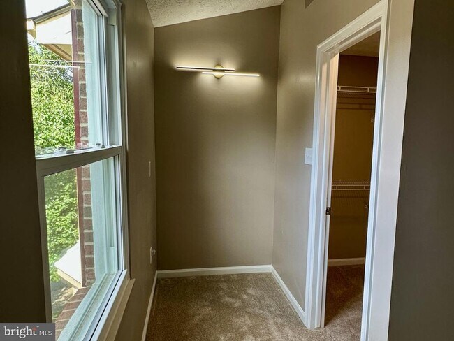 Building Photo - 310 Fleece Flower Dr