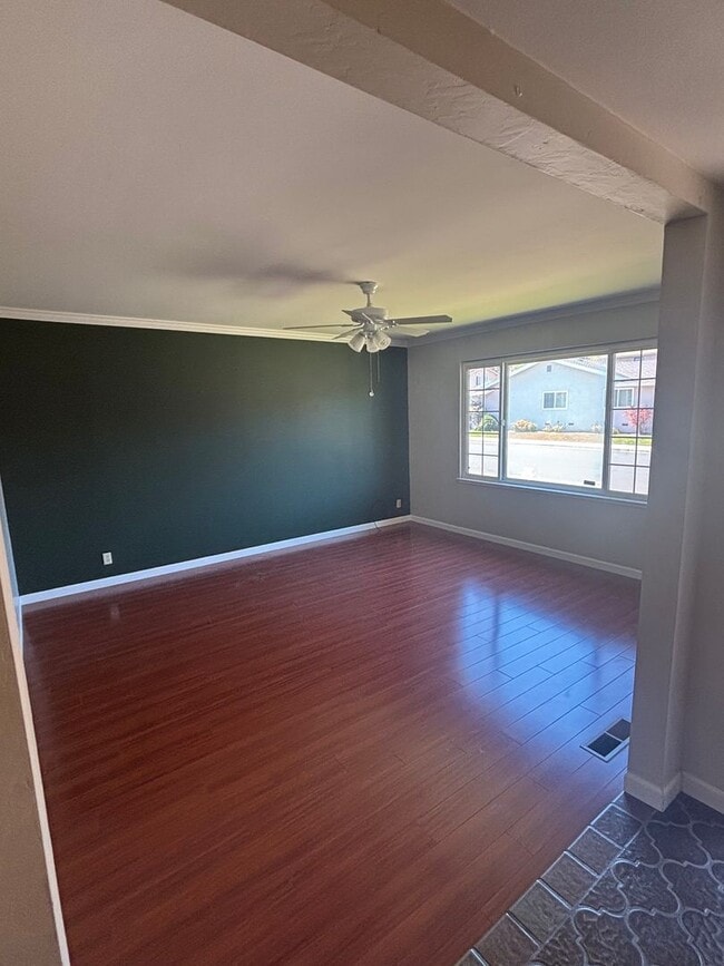 Building Photo - Lovely 3-Bedroom, 2-Bath Home in Desirable...