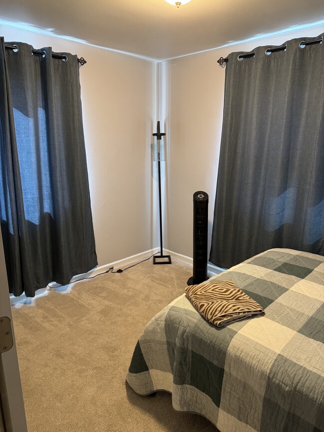 Building Photo - 1303 E Thirteen Mile Rd