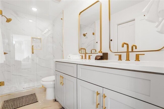 Building Photo - 1210 Cleburne Ave NE