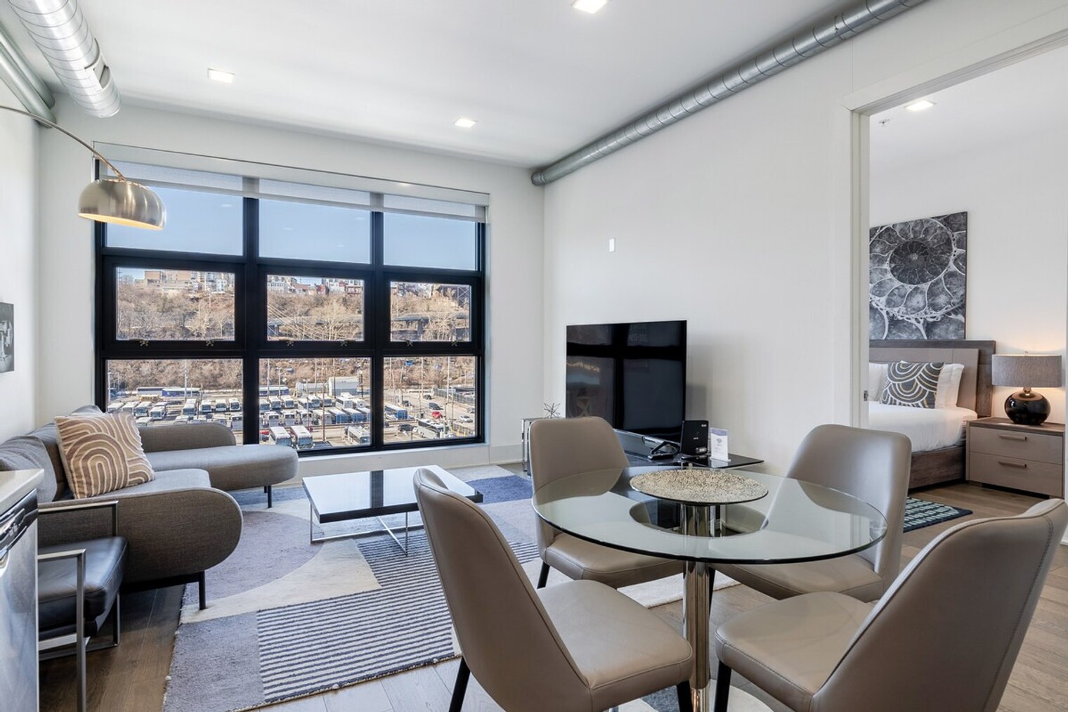 Building Photo - 1414 Grand St