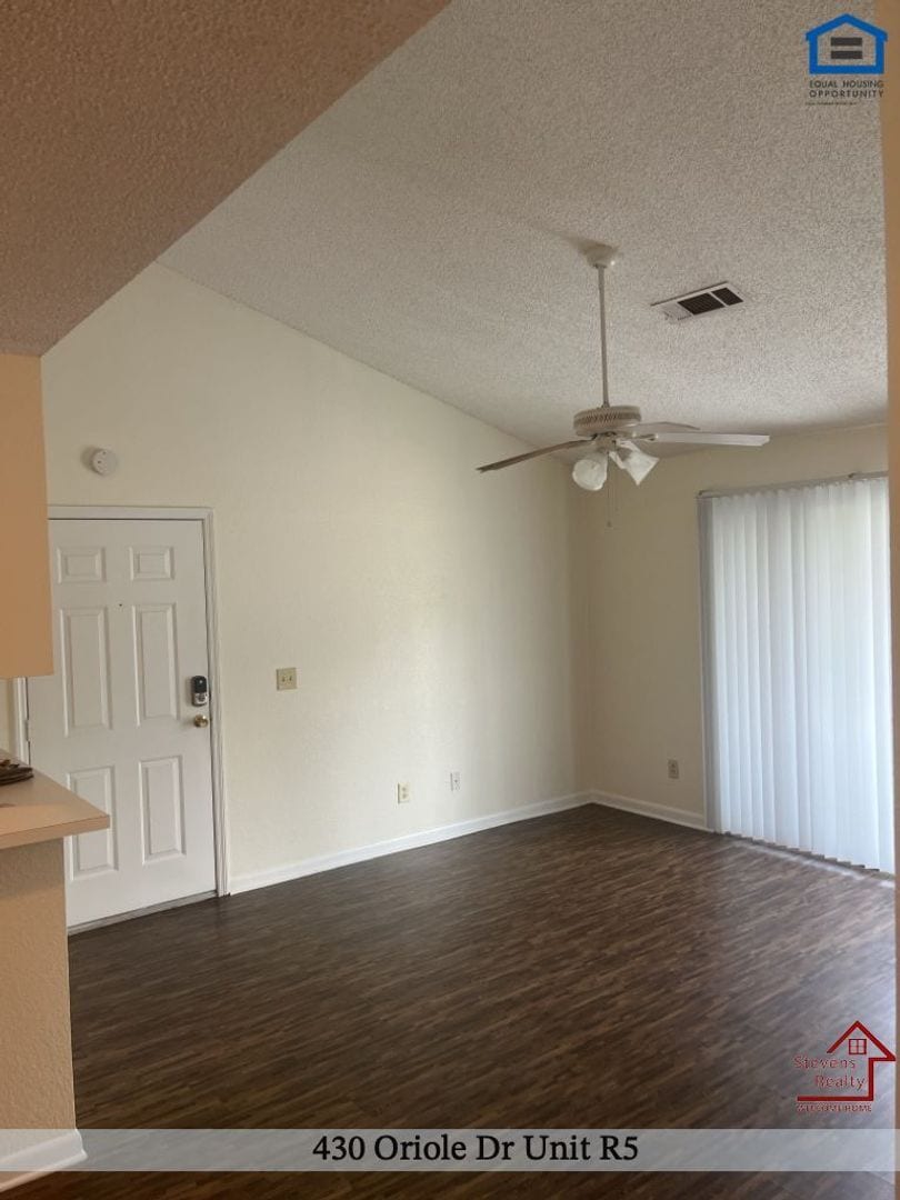 Building Photo - 430 Oriole Dr