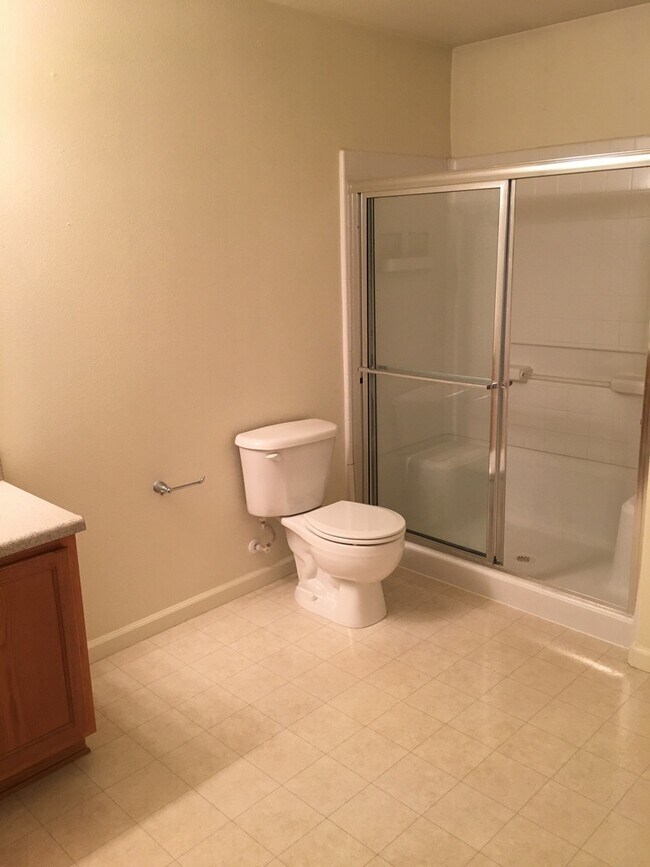 Building Photo - 2644 Sunray Dr