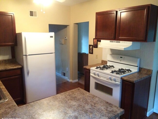 Building Photo - 5744 Elmer St