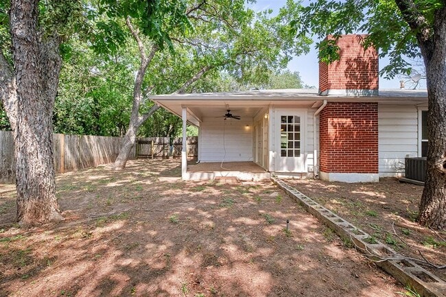 Building Photo - 8801 Camelia Ln