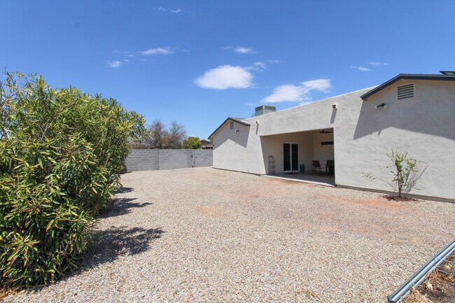 Building Photo - 258 N Winterhaven