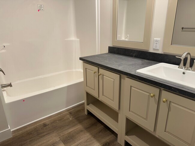 Building Photo - 439 Laurel Oak Ln