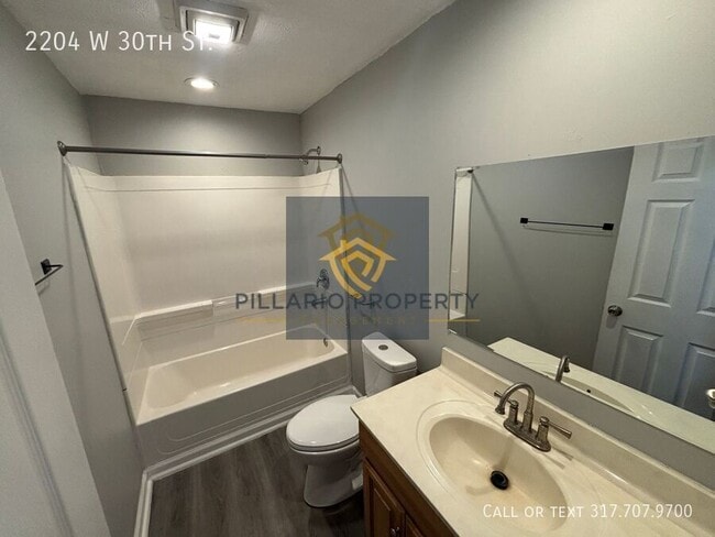 Building Photo - 2204 W 30th St