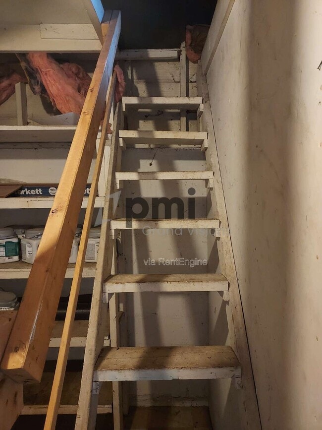 Building Photo - 328 E Kellar Ln