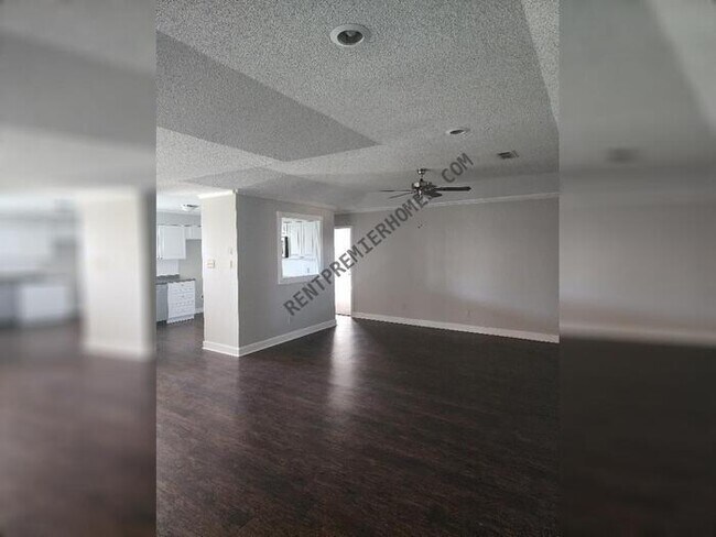 Building Photo - 1805 Dorchester St