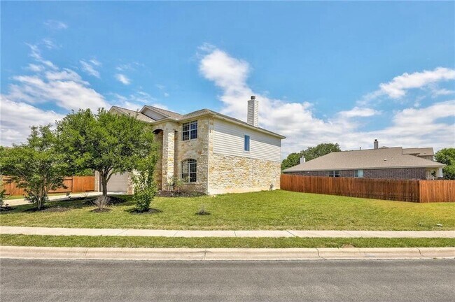 Building Photo - 15113 Fernhill Dr