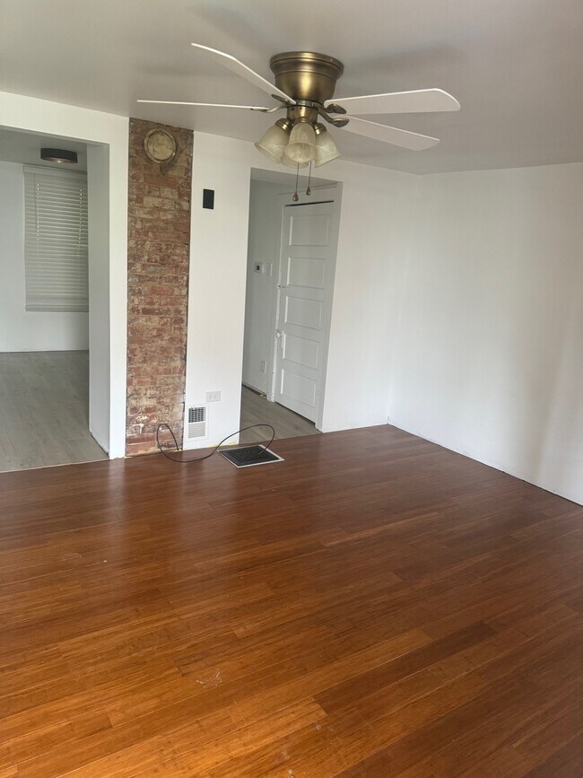 Building Photo - 1023 Nesbit Ave