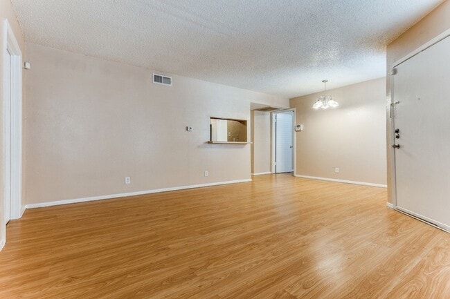 Building Photo - 919 S Weatherred Dr